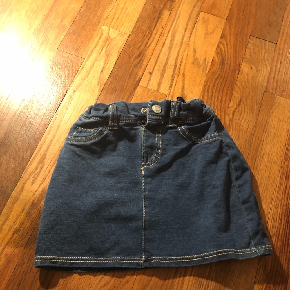 Skirt - Picture 1 of 2